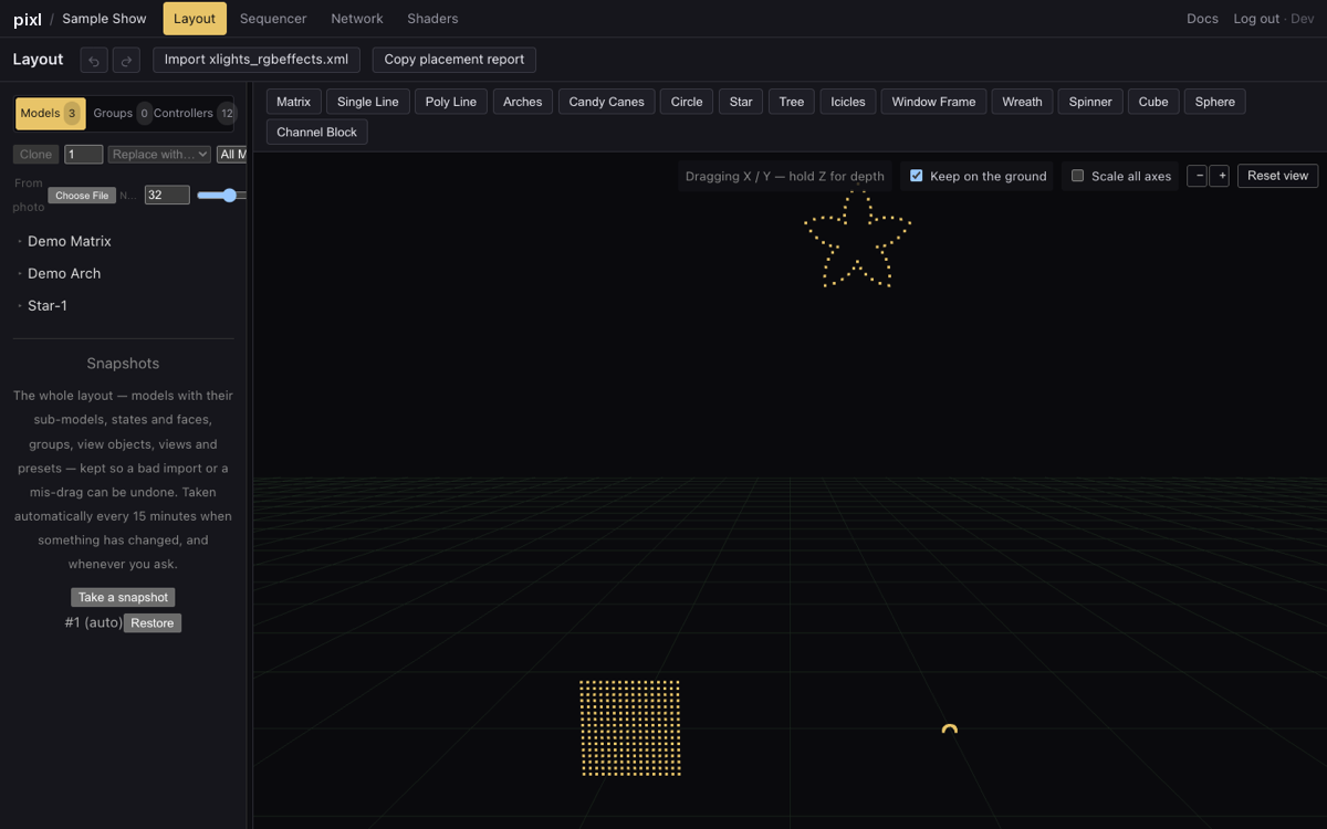 The pixl layout page: a 3D view of models with the model list on the left